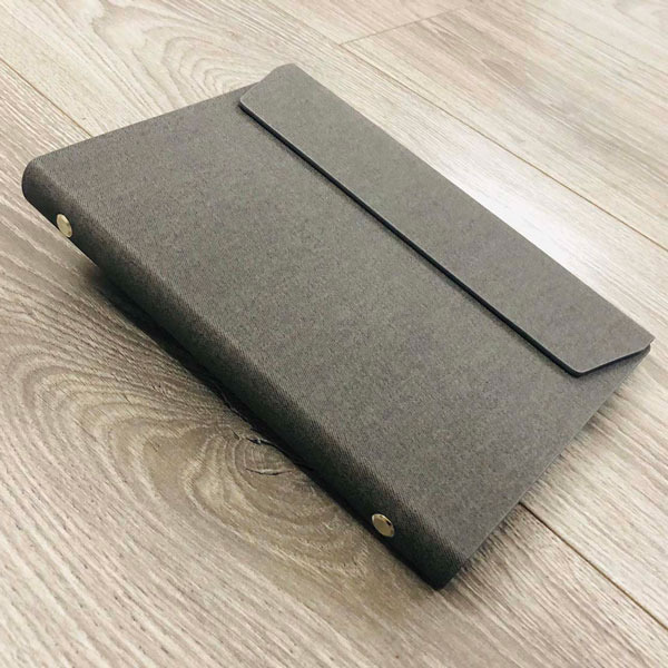 Sổ da khắc tên SBC 005 thiết kế bìa gập