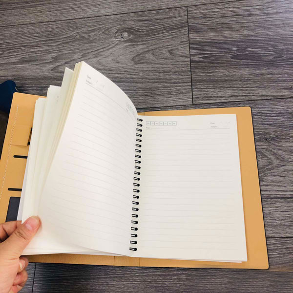 In sổ lò xo SLX 001 ruột giấy kẻ dòng