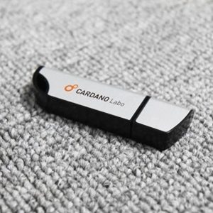 usb kim loại in khắc logo UKV 002 1