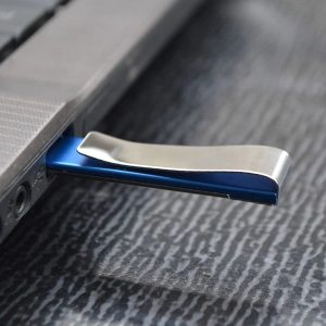 usb kim loại in khắc logo UKV 025
