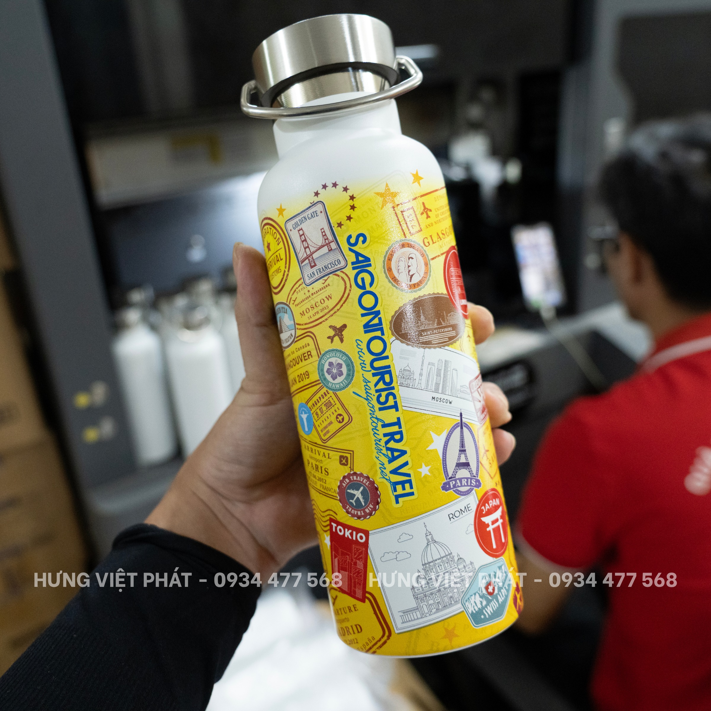 In UV xoay 360 độ lên bình giữ nhiệt inox