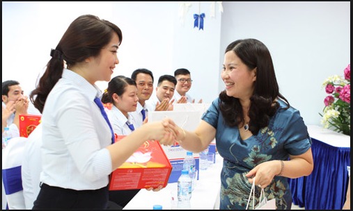 Quà Tết Cho Doanh Nghiệp Ý Nghĩa Nhất