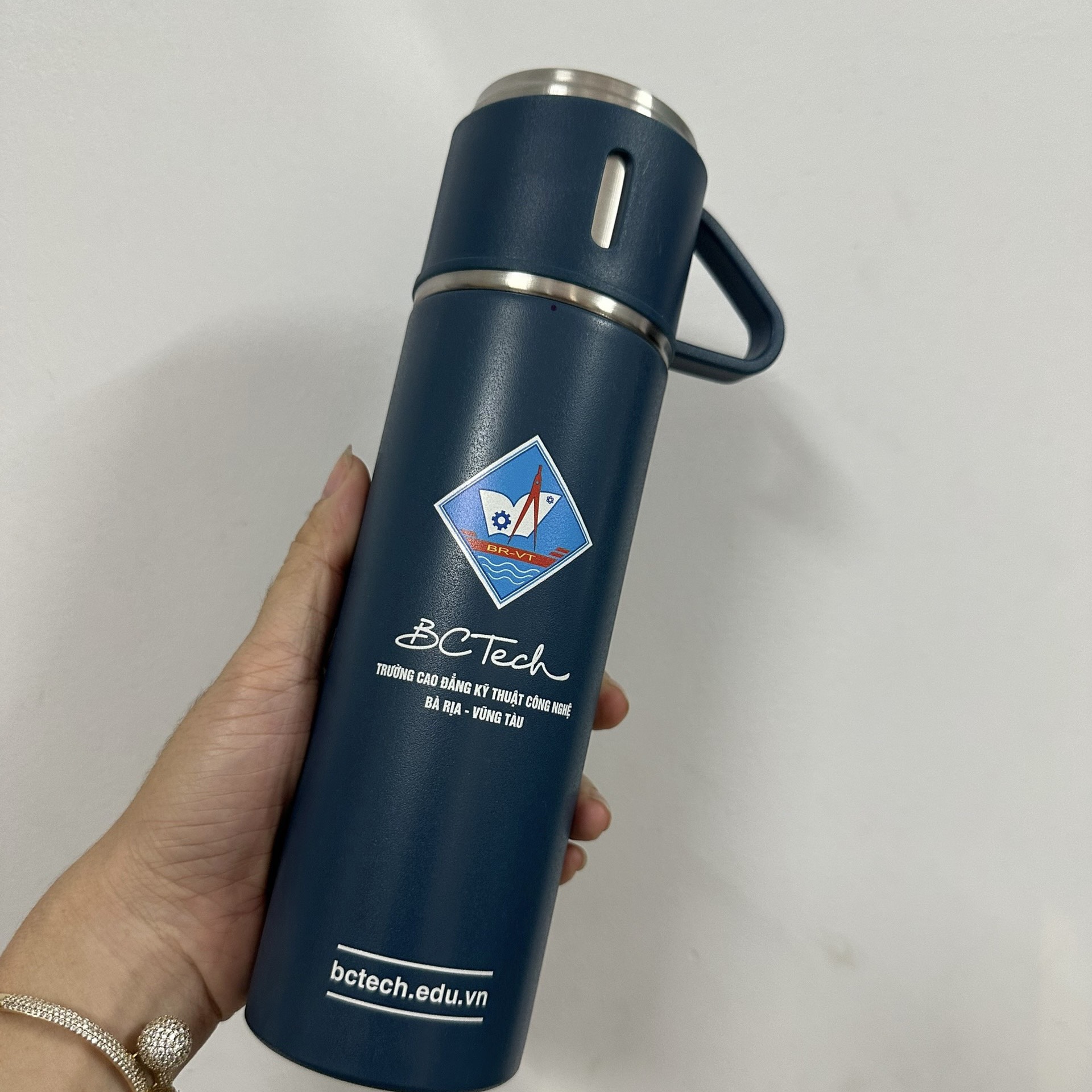 Bình giữ nhiệt inox kèm cốc quà tặng