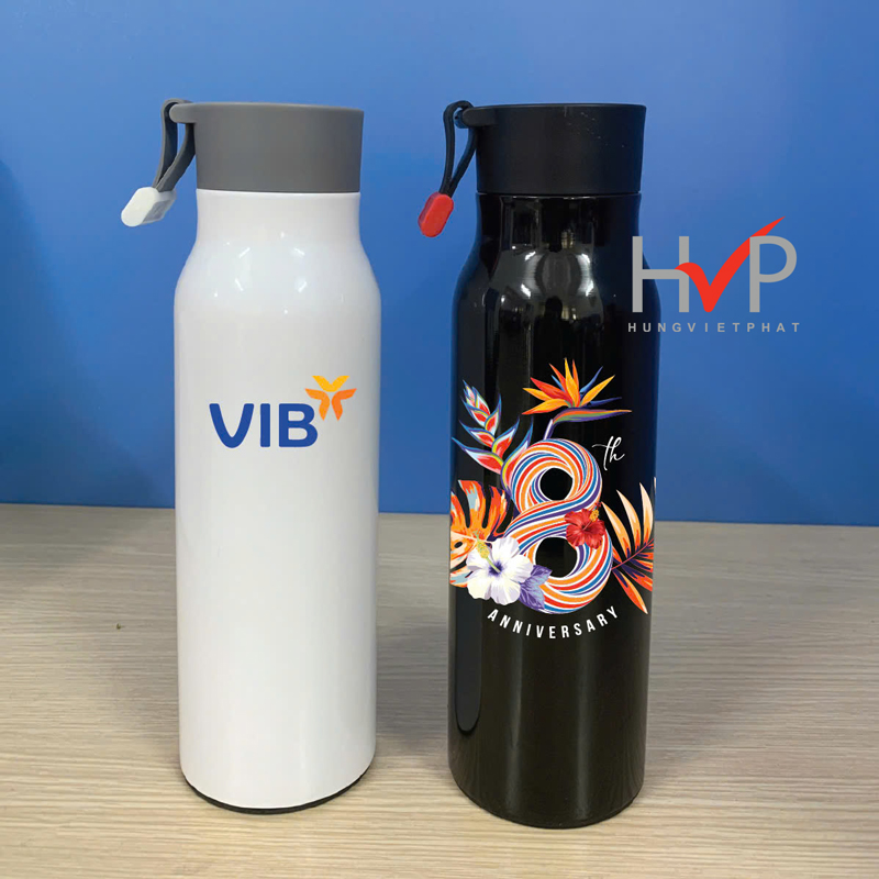 In logo lên bình giữ nhiệt theo yêu cầu.