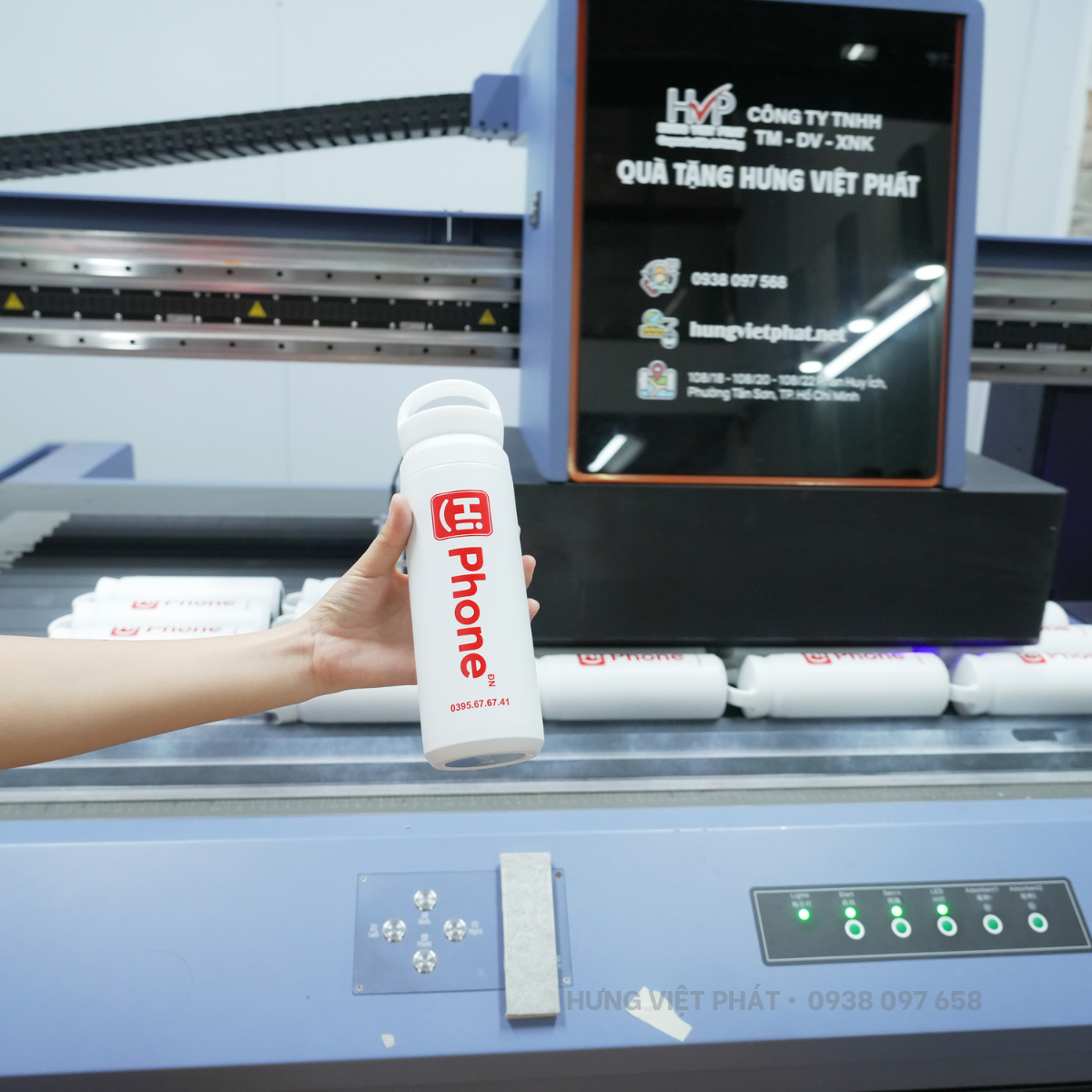 In logo lên bình giữ nhiệt theo yêu cầu
