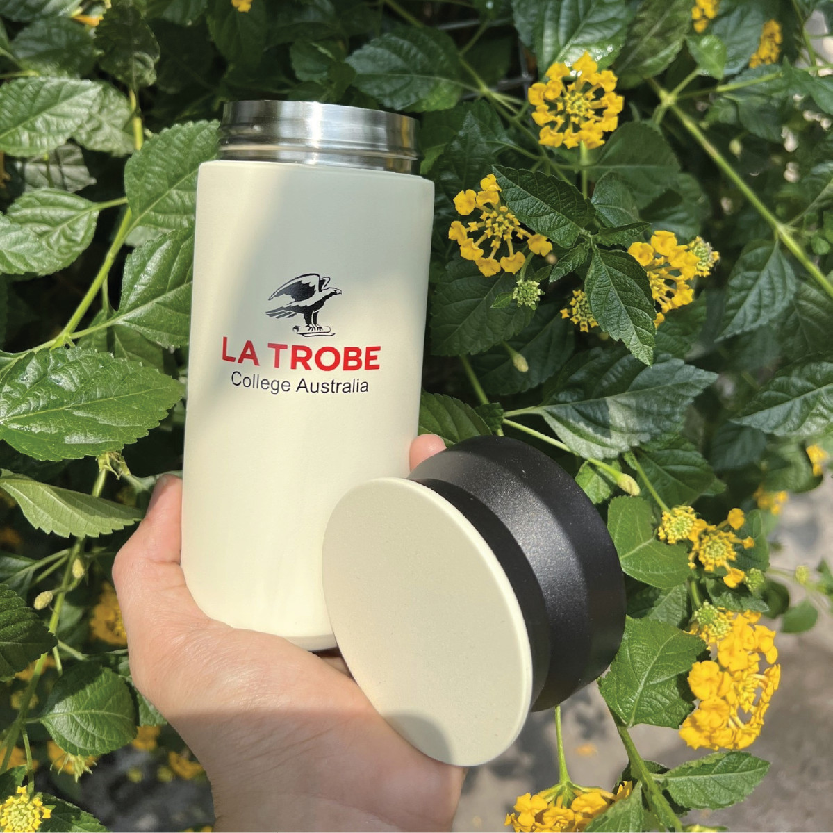 Bình nước giữ nhiệt khắc logo bằng công nghệ in UV