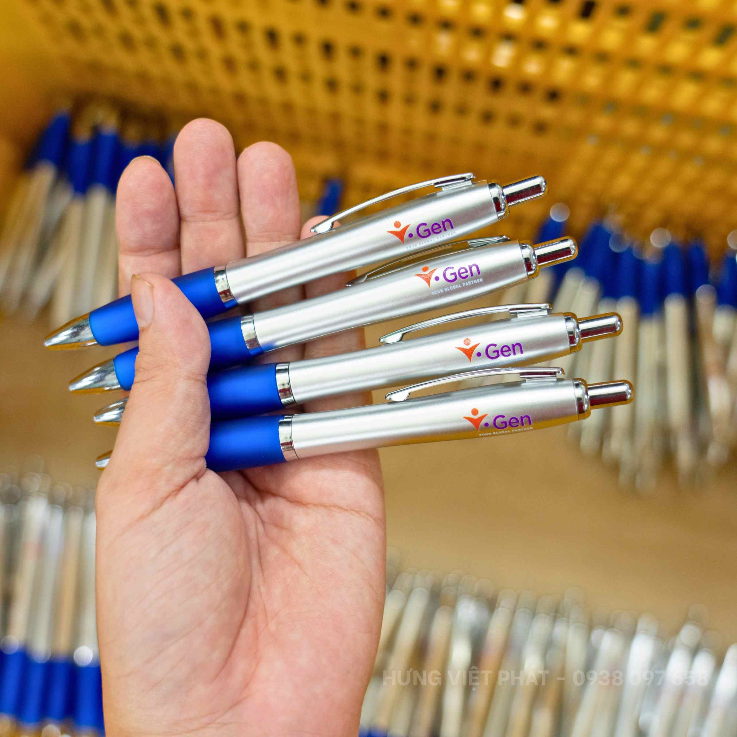 in gia công bút kim loại