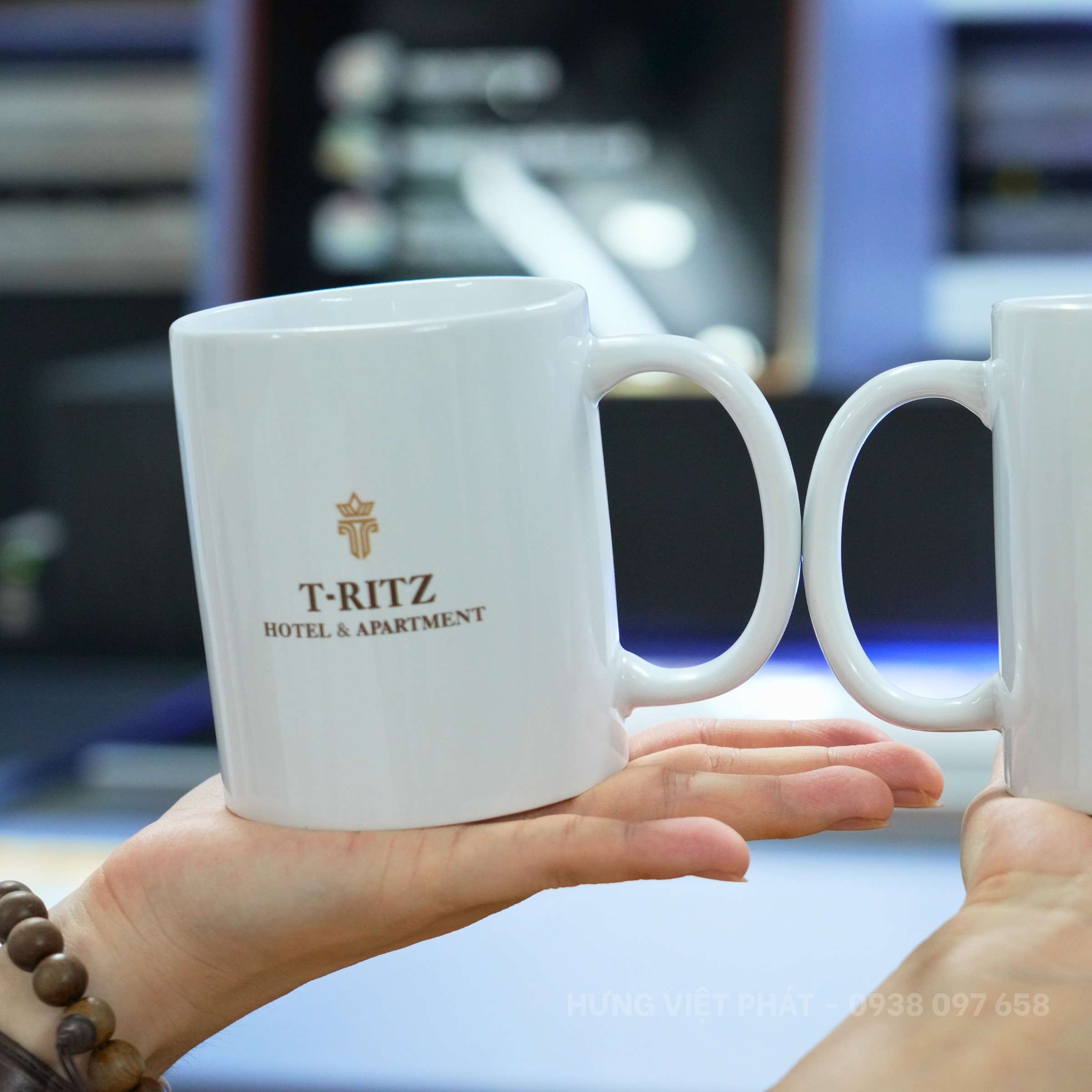 Ly sứ in logo theo yêu cầu