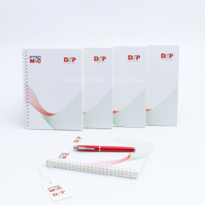 Sổ lò xo bìa giấy SLX 003 in logo doanh nghiệp.