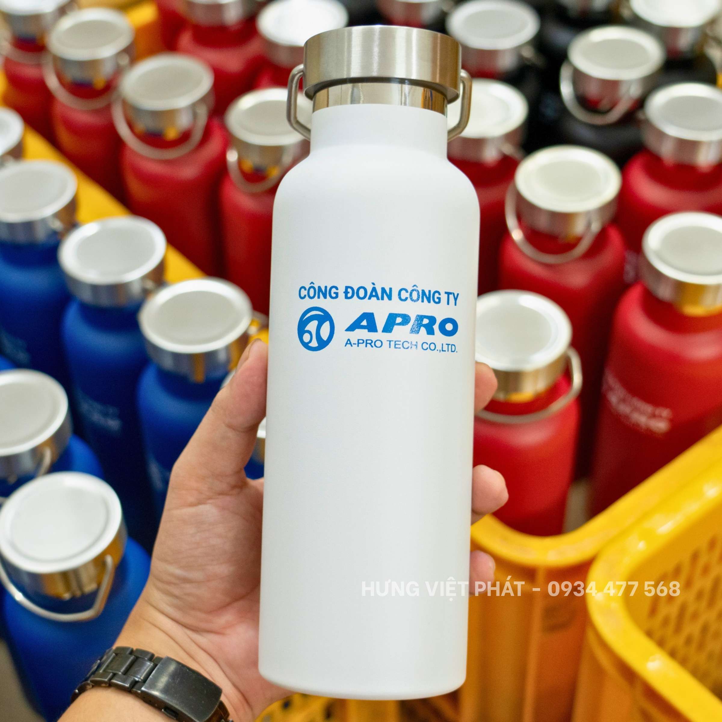 Bình giữ nhiệt in logo theo yêu cầu