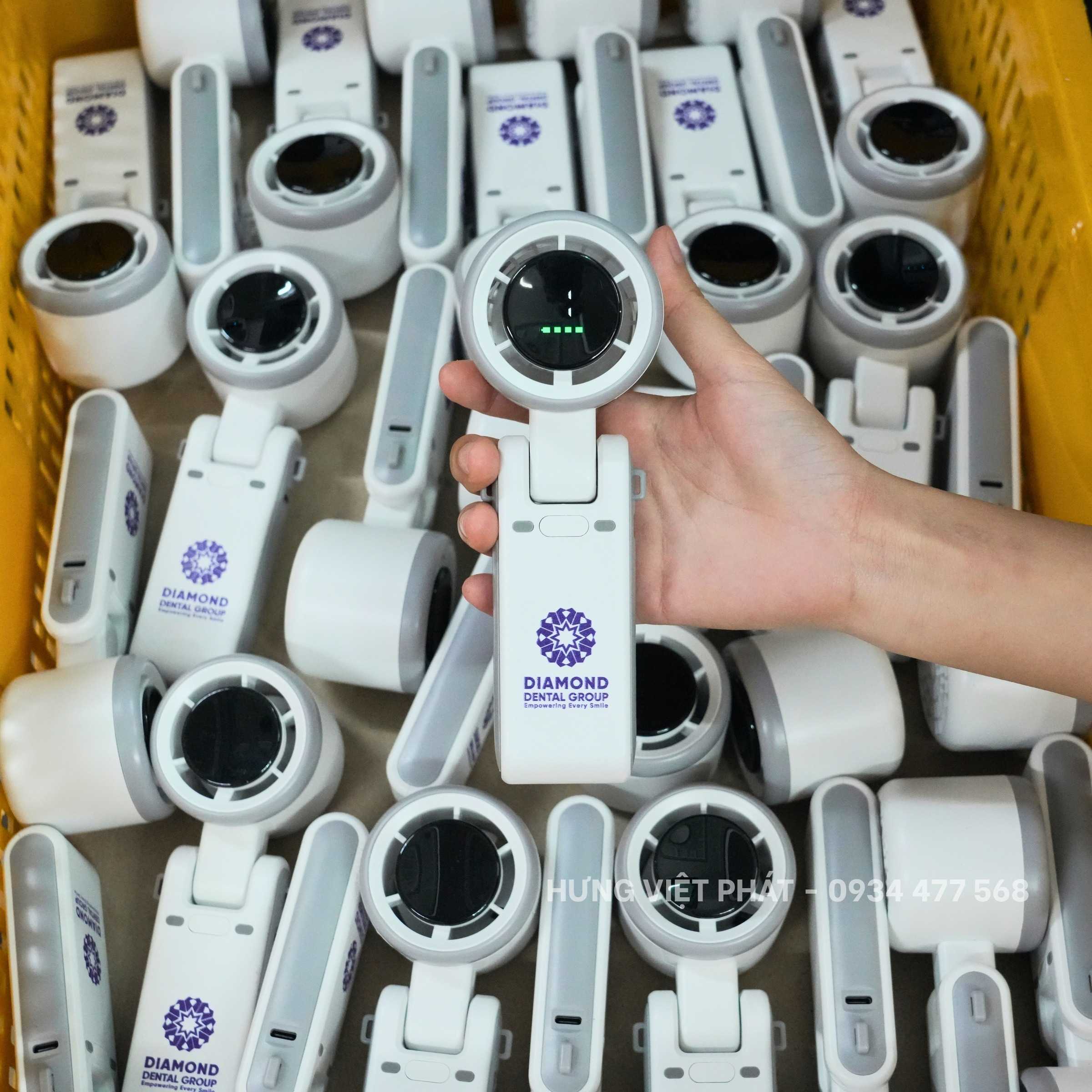 quạt cầm tay quà tặng in logo số lượng lớn