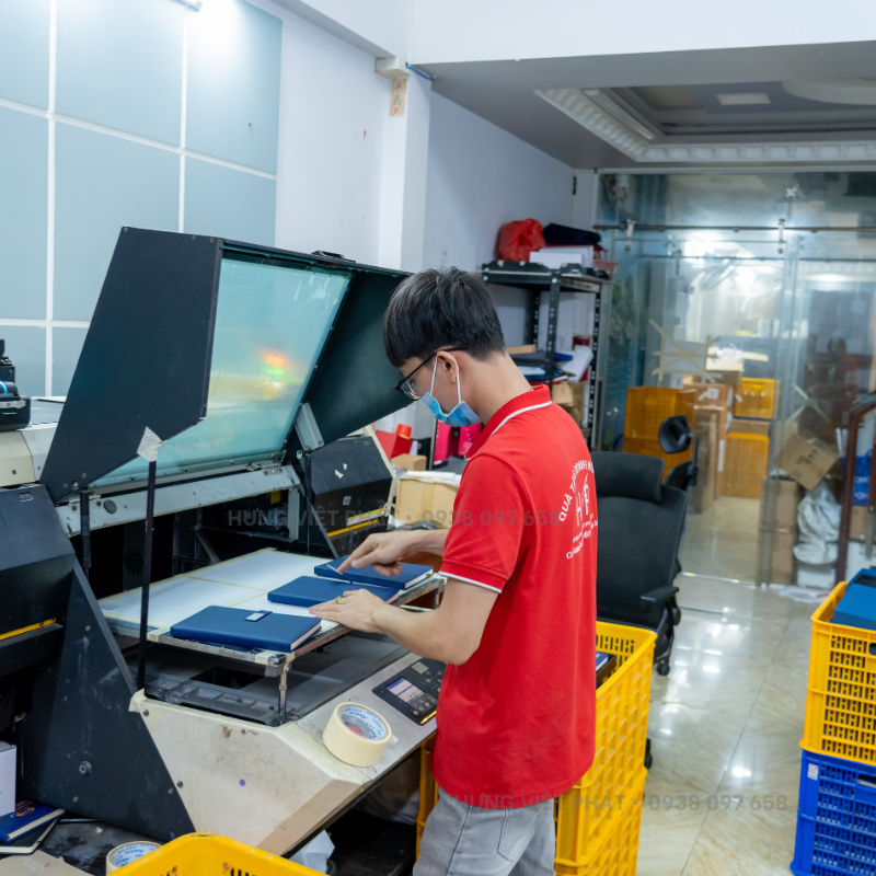 Công nghệ in UV lên sổ da quà tặng doanh nghiệp