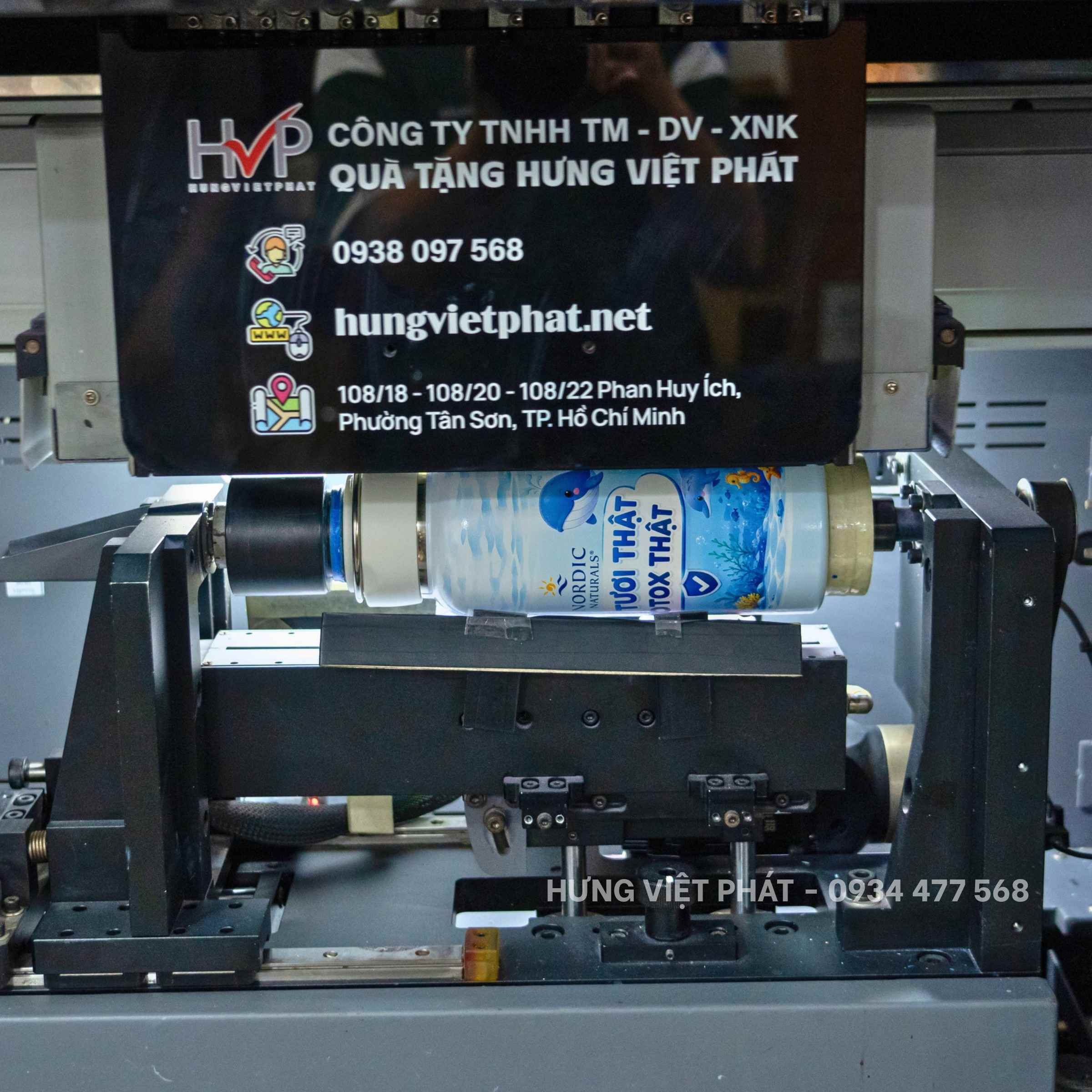 Bình giữ nhiệt in logo bằng công nghệ in UV xoay 360°