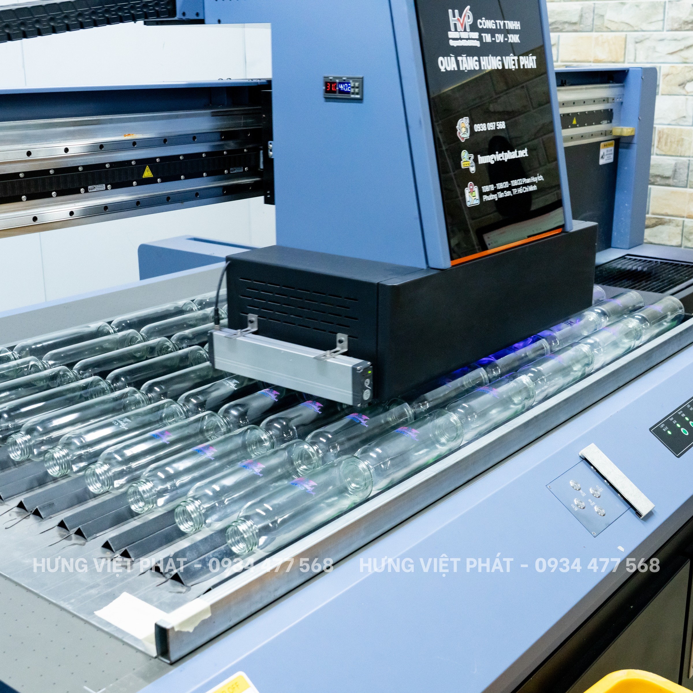 In gia công bình thủy tinh bằng công nghệ in UV