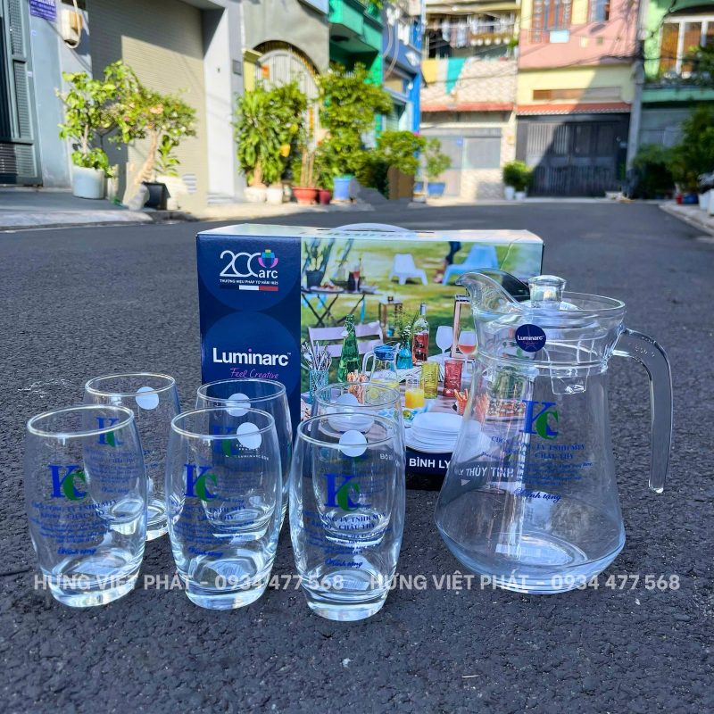 Ly thủy tinh in hình theo yêu cầu