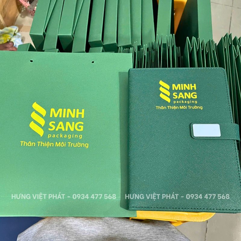in gia công sổ tay bằng công nghệ in lụa