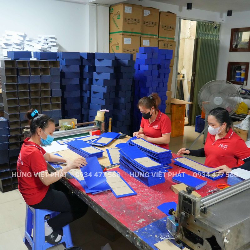 xưởng sản xuất hộp giấy của Hưng Việt Phát